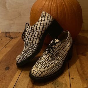 Vintage Kenneth Cole white snake skin-beetle juice